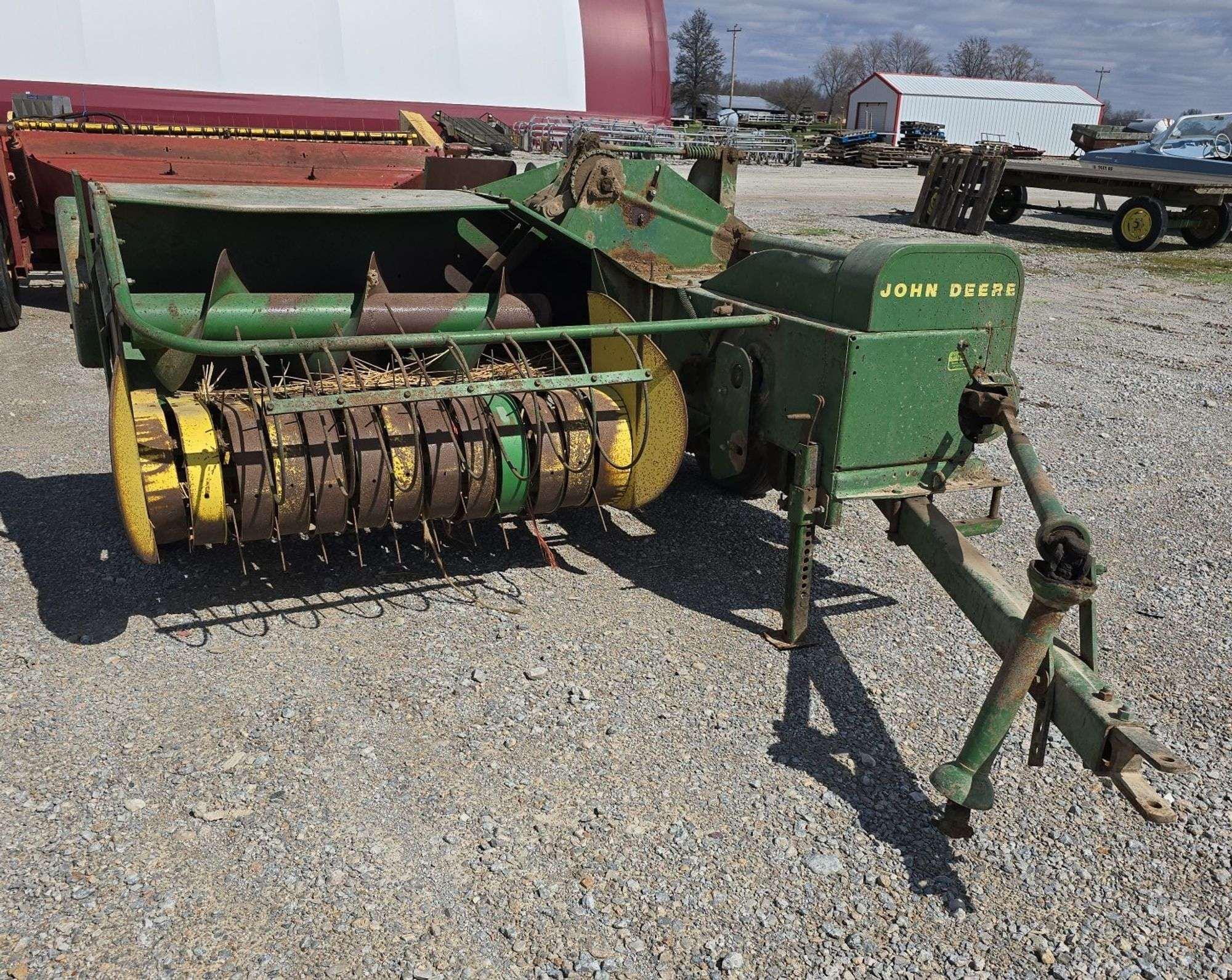 Main image John Deere 24T