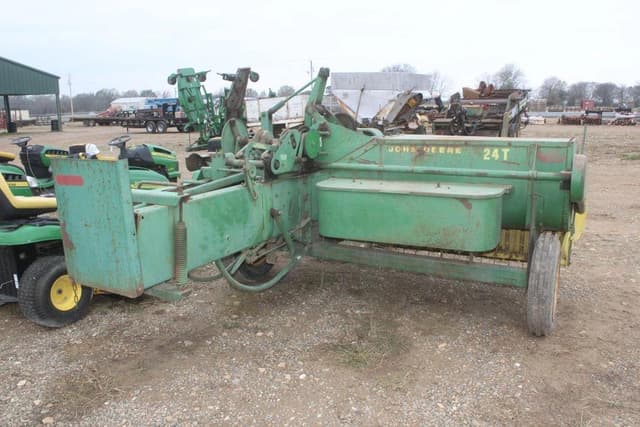 Image of John Deere 24T equipment image 3