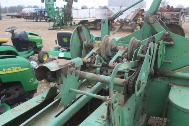 Image of John Deere 24T equipment image 4