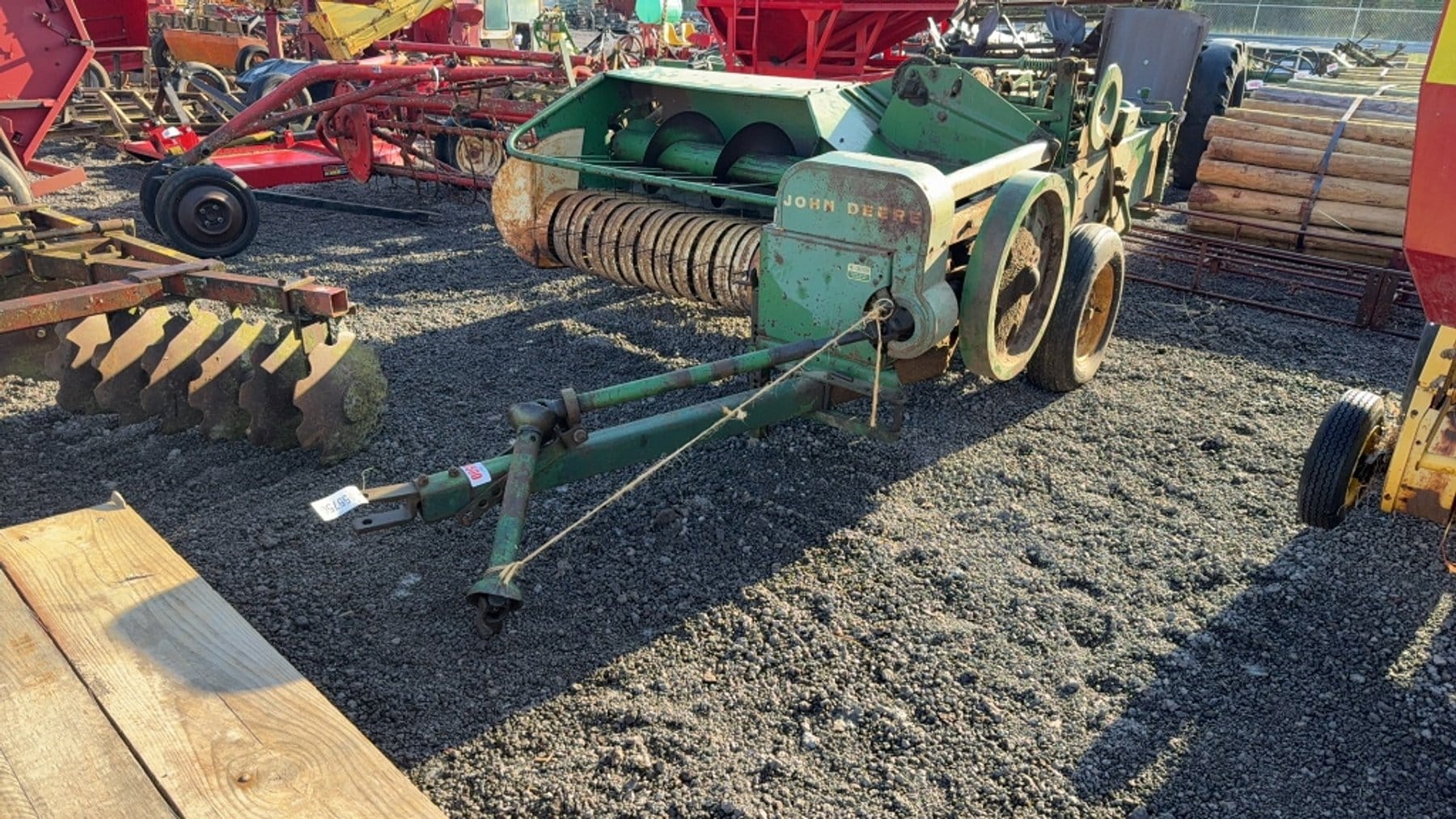 John Deere 24T Equipment Image0
