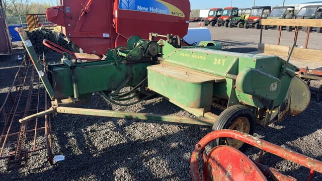 Image of John Deere 24T equipment image 4