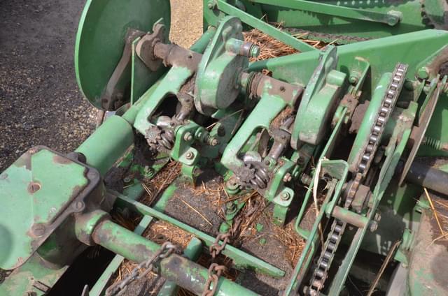 Image of John Deere 24T equipment image 4