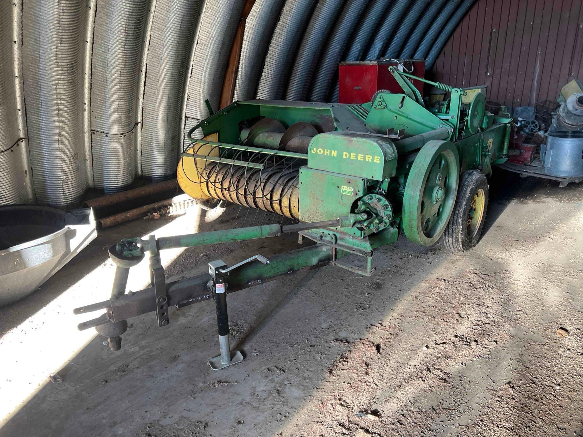 John Deere 24T Equipment Image0