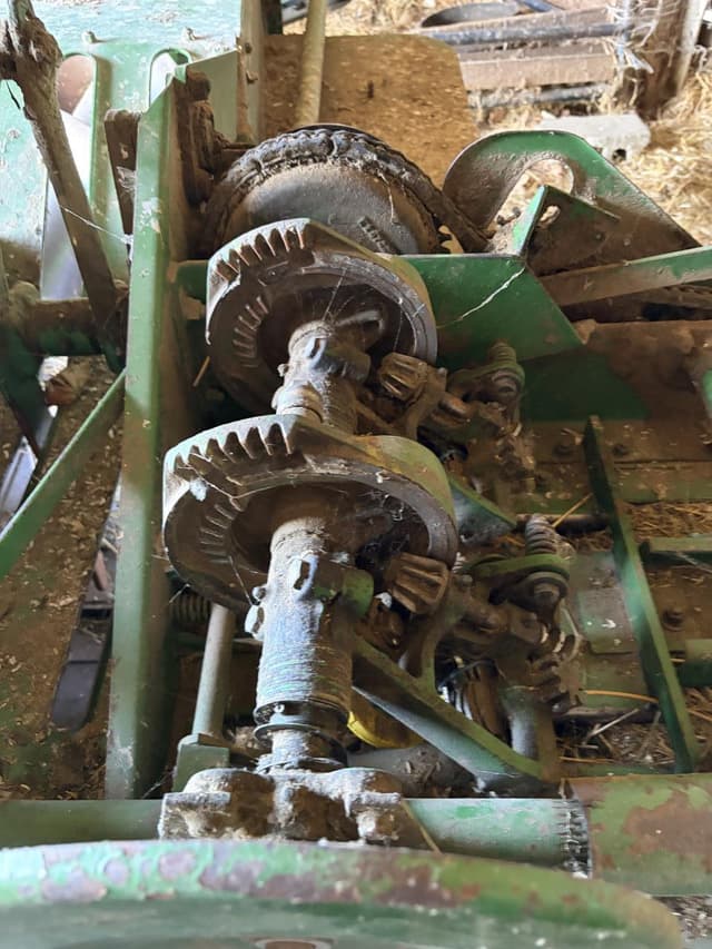 Image of John Deere 24T equipment image 4