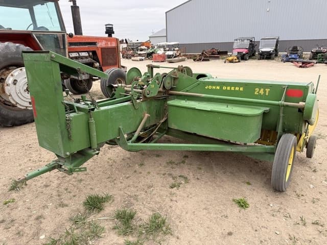 Image of John Deere 24T equipment image 3