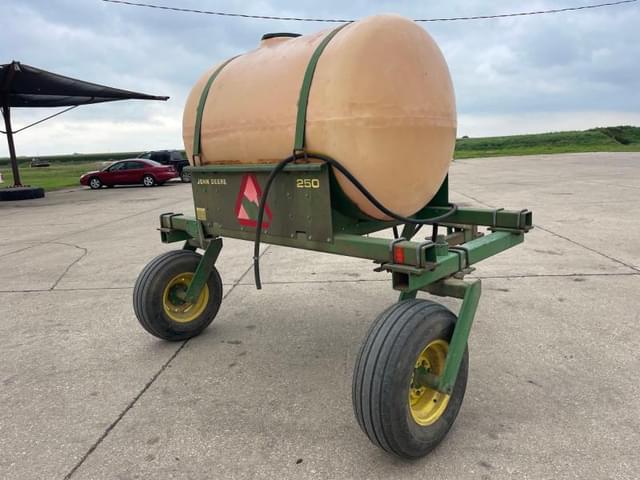 Image of John Deere 250 equipment image 2