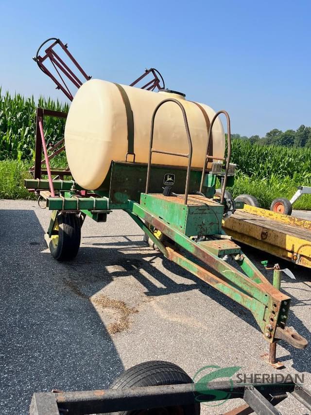 Image of John Deere 250 equipment image 1
