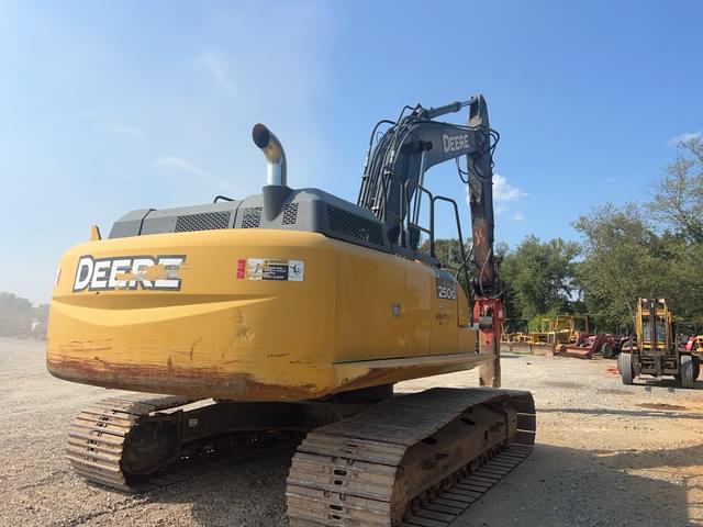 Image of John Deere 250G equipment image 3