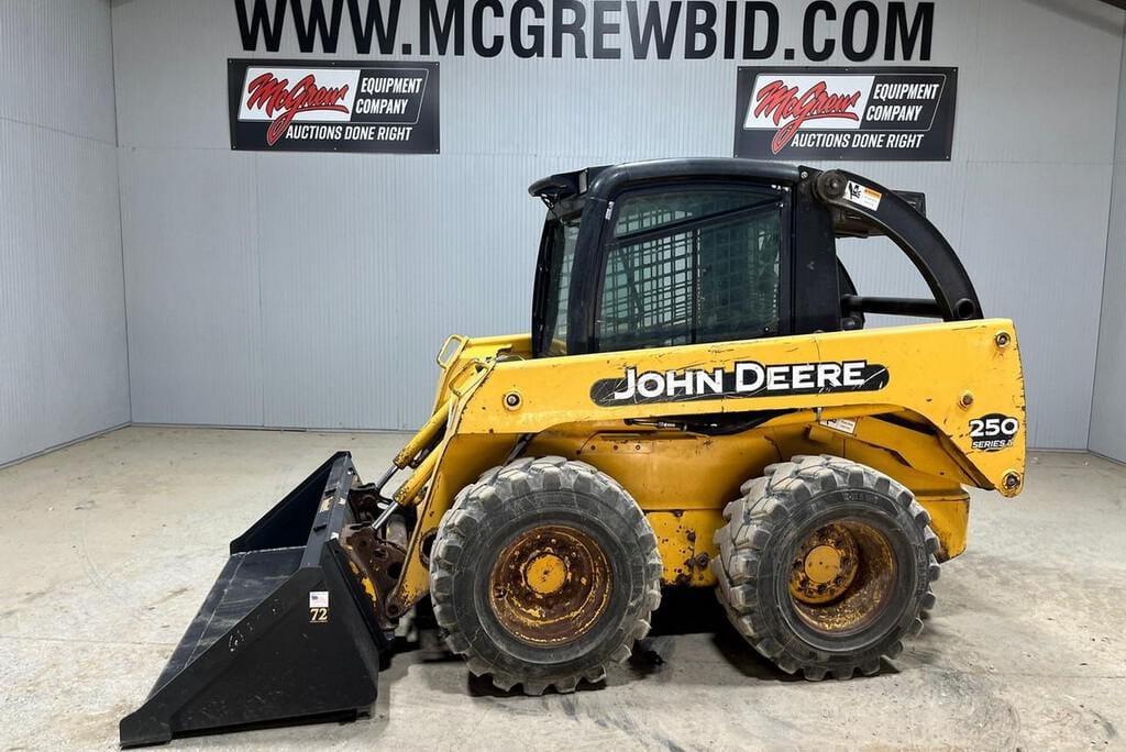 Main image John Deere 250