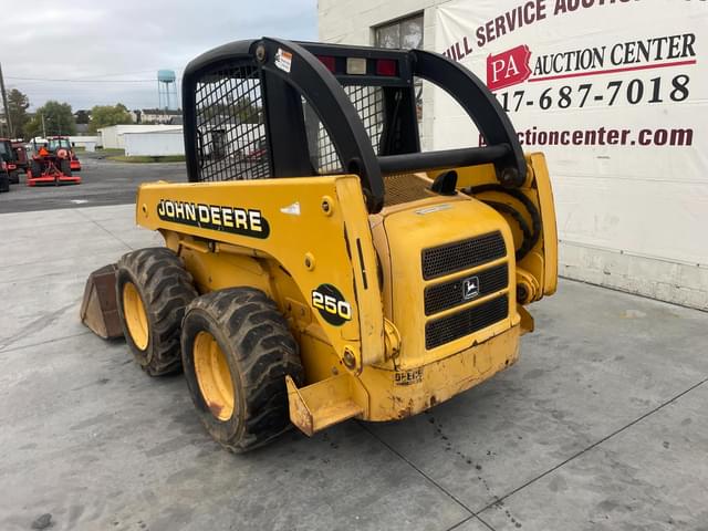Image of John Deere 250 equipment image 3