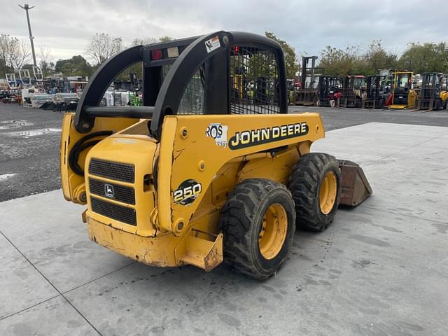 Image of John Deere 250 equipment image 2