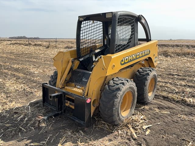 Image of John Deere 250 equipment image 1