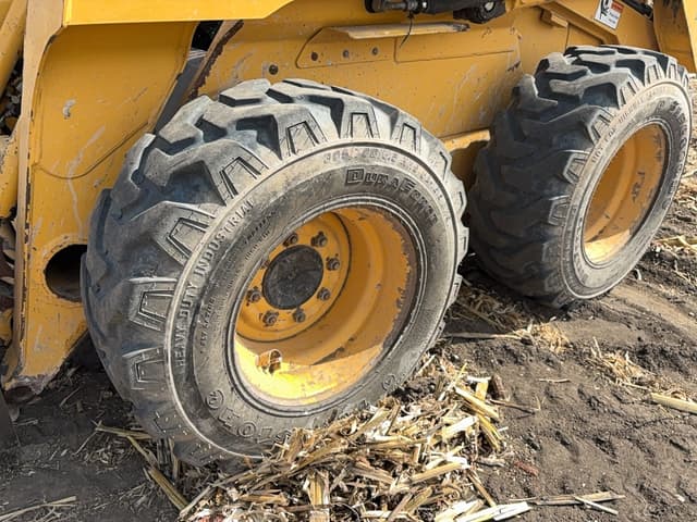 Image of John Deere 250 equipment image 3
