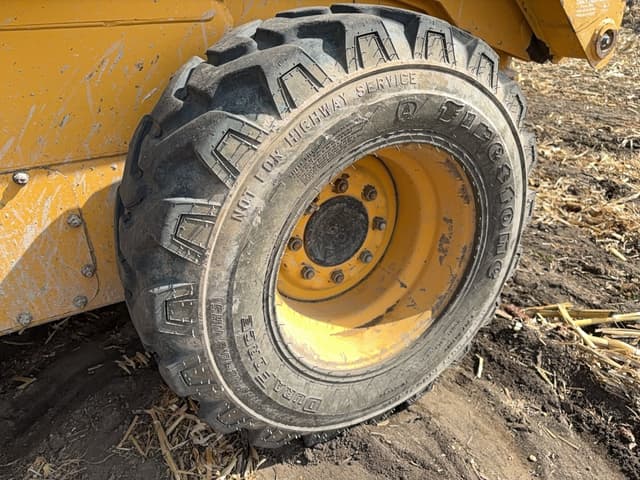 Image of John Deere 250 equipment image 4