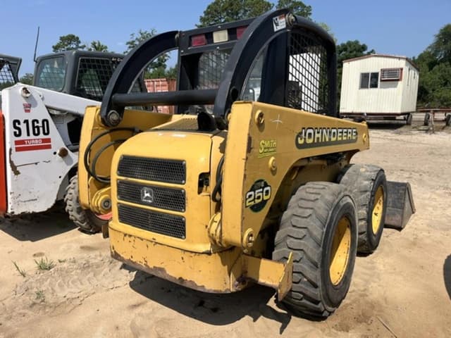 Image of John Deere 250 equipment image 3