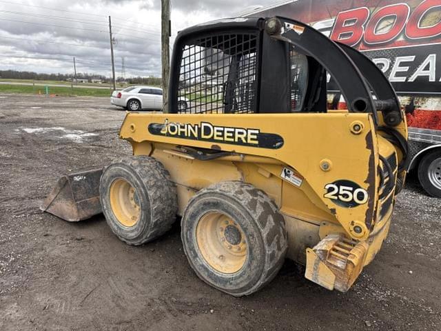 Image of John Deere 250 equipment image 1