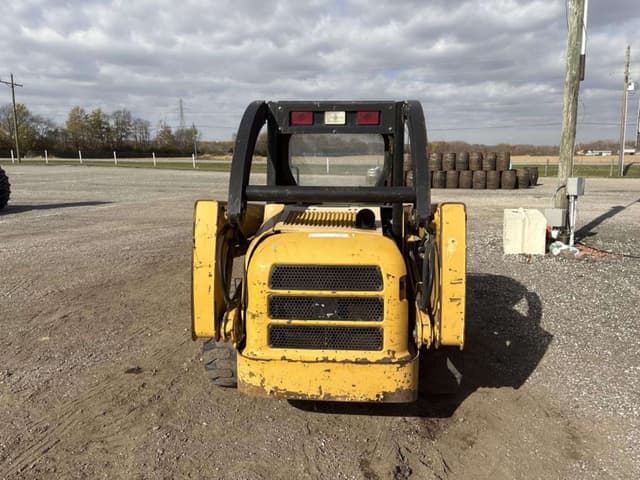 Image of John Deere 250 equipment image 2