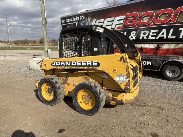 Image of John Deere 250 equipment image 1