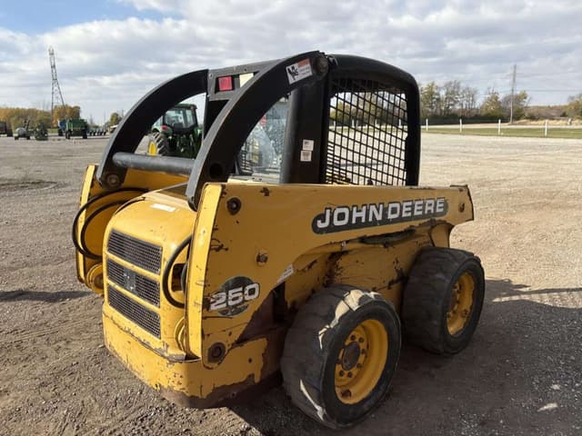 Image of John Deere 250 equipment image 3