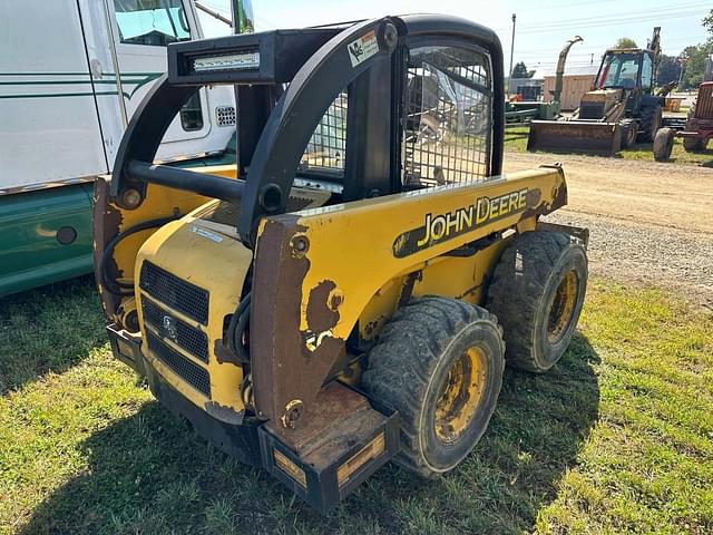 Image of John Deere 250 equipment image 2