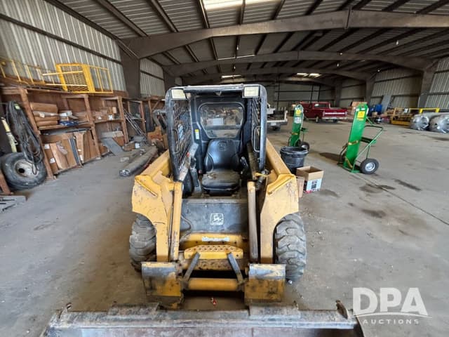 Image of John Deere 250 equipment image 1