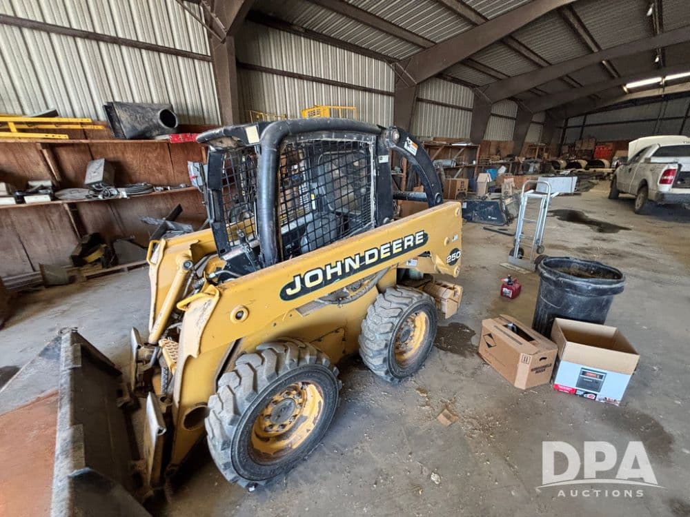 Image of John Deere 250 Primary image