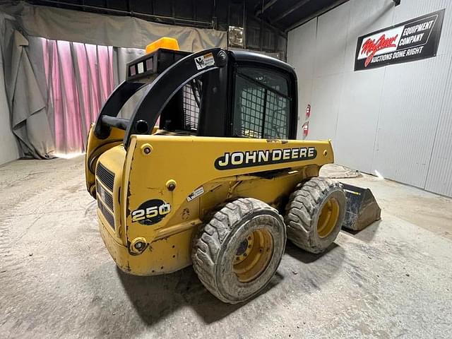 Image of John Deere 250 equipment image 4