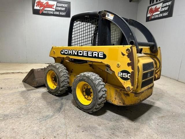 Image of John Deere 250 equipment image 2