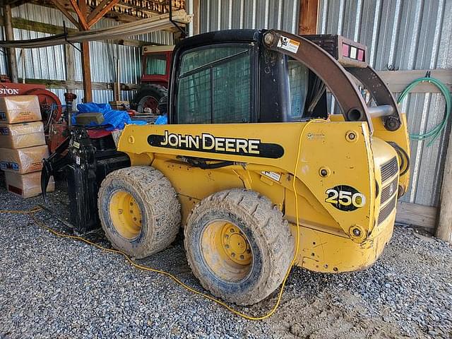 Image of John Deere 250 equipment image 1