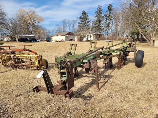 Image of John Deere 2500 equipment image 1