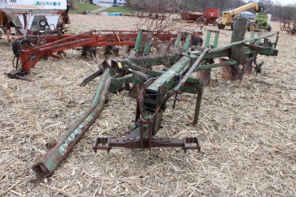 Image of John Deere 2500 Image 1