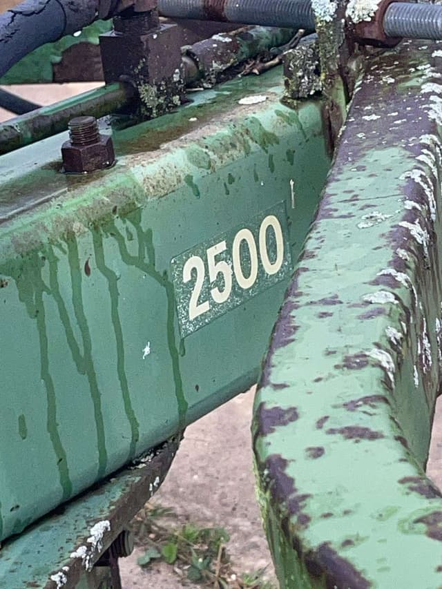 Image of John Deere 2500 equipment image 4