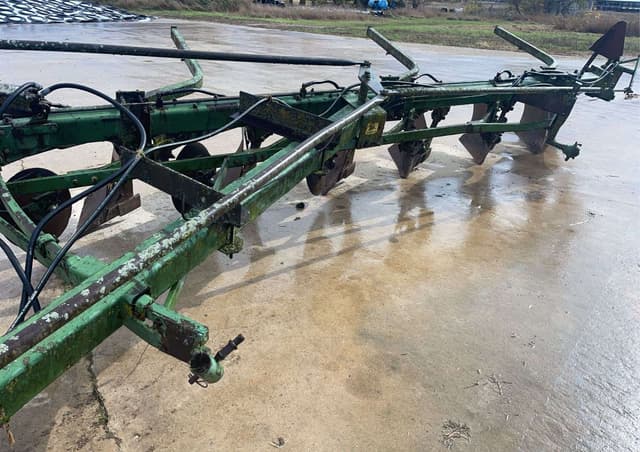 Image of John Deere 2500 equipment image 1