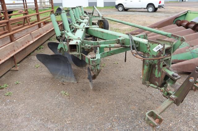 Image of John Deere 2500 equipment image 1