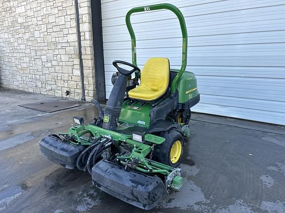 Image of John Deere 2500B equipment image 4