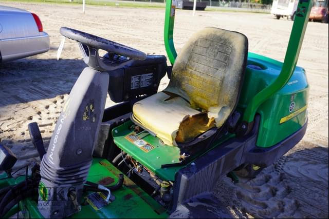 Image of John Deere 2500B equipment image 2