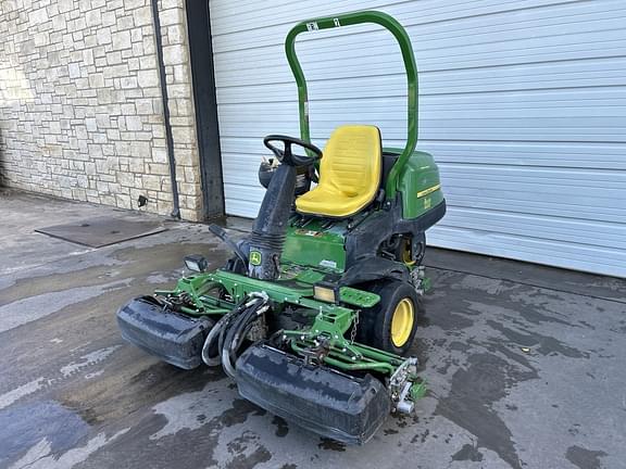 Image of John Deere 2500B equipment image 4