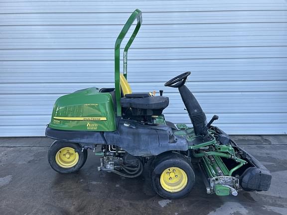 Image of John Deere 2500B equipment image 1