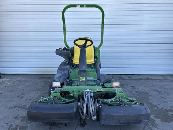 Image of John Deere 2500B equipment image 3