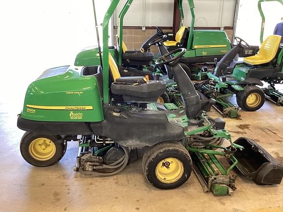 Image of John Deere 2500B equipment image 3