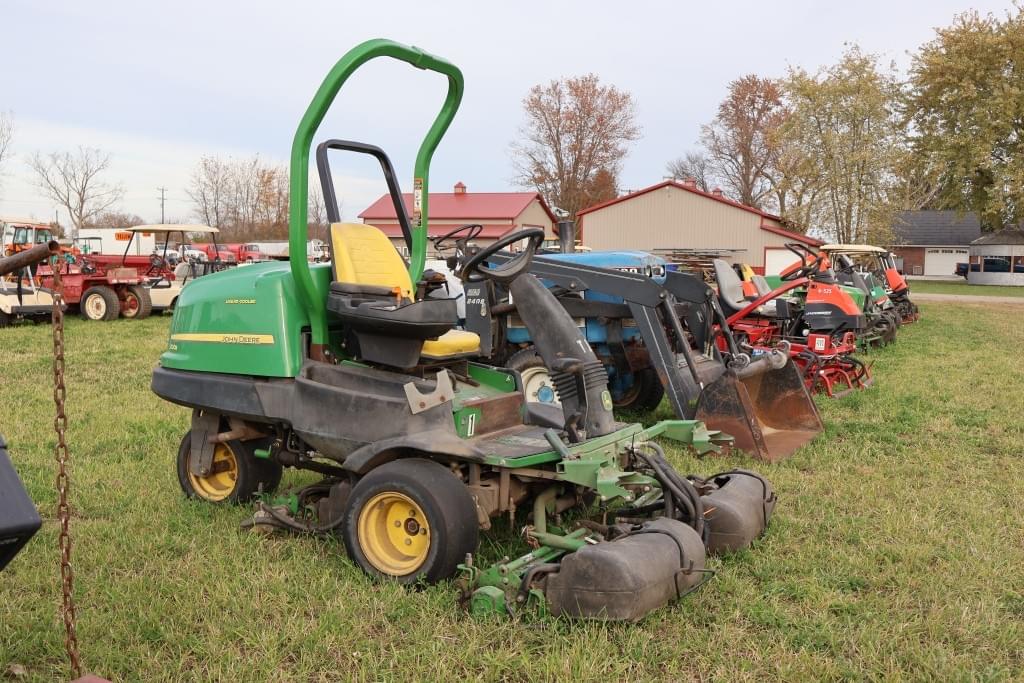 Image of John Deere 2500B Image 1