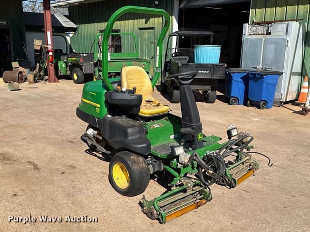 Image of John Deere 2500B equipment image 2