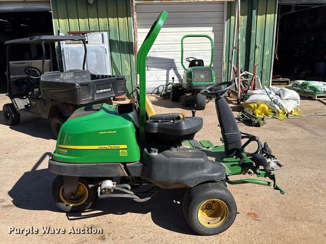 Image of John Deere 2500B equipment image 3