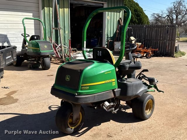 Image of John Deere 2500B equipment image 4