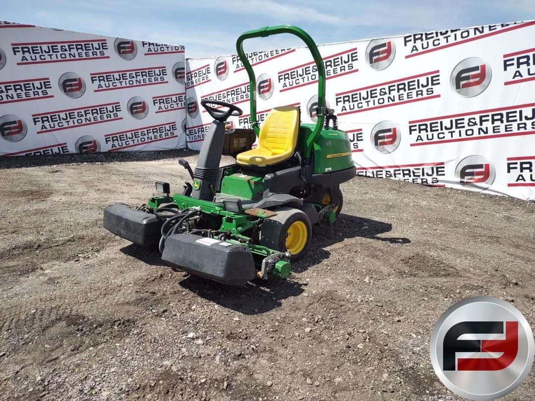 Image of John Deere 2500B Primary image