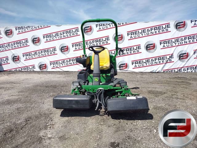 Image of John Deere 2500B equipment image 1