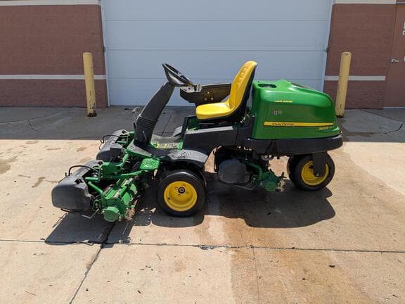 Image of John Deere 2500E equipment image 3