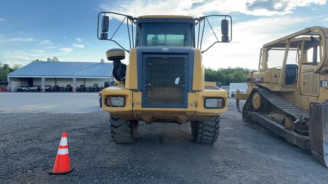 Image of John Deere 250D equipment image 1
