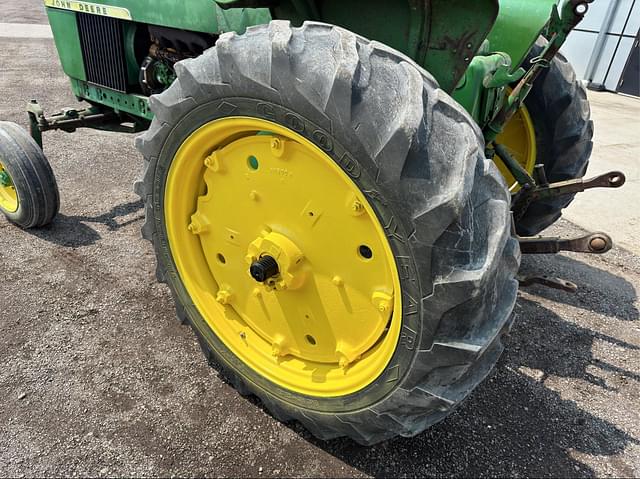 Image of John Deere 2510 equipment image 4
