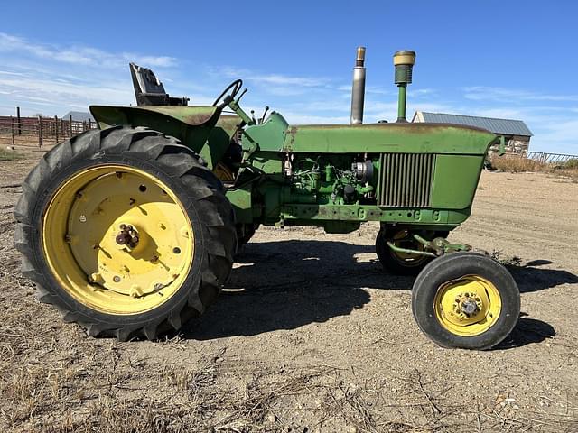 Image of John Deere 2510 equipment image 1